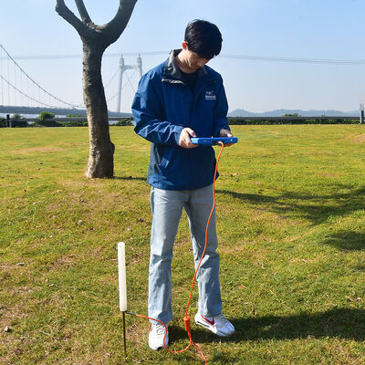 كاشف المياه الجوفية PQWT TC300 بعمق 300 متر مع شاشة لمس 7 بوصة ورسم خرائط أوتوماتيكي