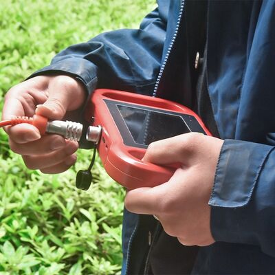 معدات المسح الجيوفيزيائي من سلسلة PQWT-TCM مع وضع البحث بعيد المدى والمسح التلقائي لكاشف المياه الجوفية، مدعومة ببطارية ليثيوم قابلة لإعادة الشحن